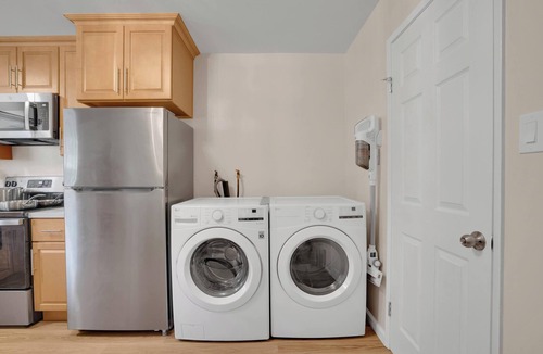Martinez Apartment | 2bed Apartment just 3 blocks from Downtown Martinez and Jobs