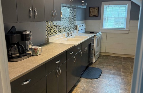 Melrose Park Apartment | 2BR Apt in Auburn Waterfront Finger Lakes Skaneateles Nearby