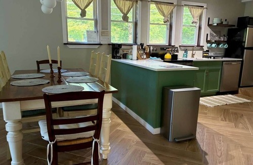 Lanesville House | 2BR Barnhouse with Horse Farm Views near Diamond Notch Falls