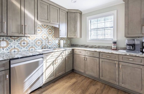 Farrell House | 3 Bedroom - 2 Kings - Near Tunica - Fire Pit & Screened Porch