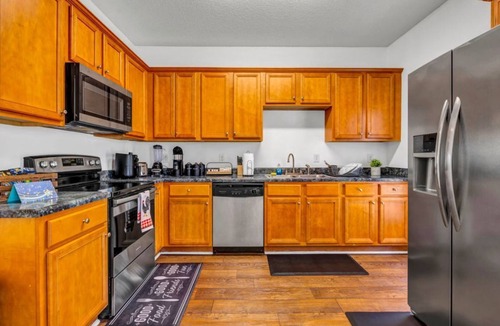Church Street House | 3-bedroom house in charming College Park with WiFi, AC/ATL airport 10 minutes