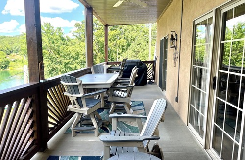 Hollister Condo | 3 BR, 2 Bath Condo at Vickery Resort & Table Rock Lake with Dock Access