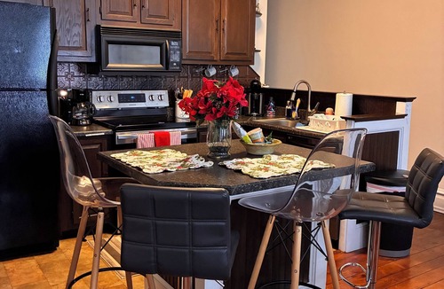 Ashfield House | 3 Family-5 BRs/9 Beds, 3 Full Bathrooms. Great for Groups, Couples + Families