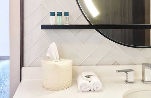 Waikiki Hotel | 3 Great Units Just Steps to the Beach, Onsite Dining, Pet-friendly, Pool!