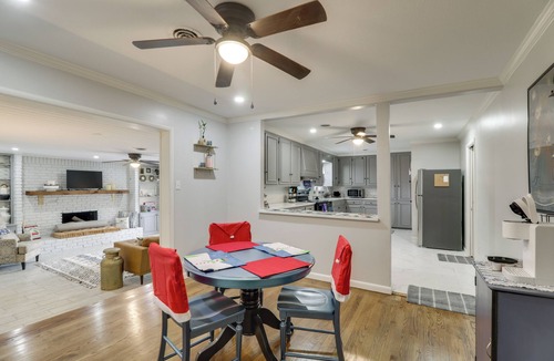 Pine Bluff House | 3 Mi to Saracen Landing! Family Getaway w/Deck