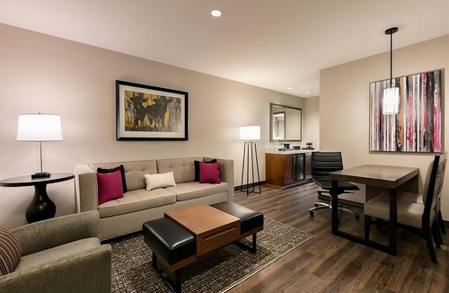 Berkeley Heights Hotel | 3 Pet-Friendly Units, Free Breakfast, Indoor Pool, Parking Onsite!