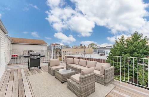 Guttenberg Apartment | 3BR Apt in West New York Free Parking up to 8 people