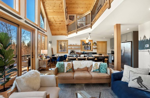 Sunday River Area House | 3mi Sunday River-swimming -Castle Lodge-Hot Tub-Sauna-Pond -EV Charger-14 pple