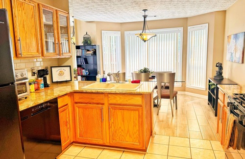 Clarkdale House | 4 bd Luxury King & Queen Suites - Mins to Marietta