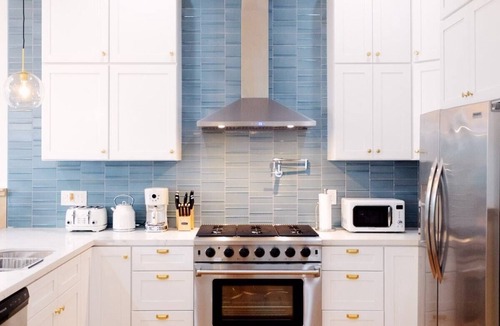 Clawson Villa | 4 BR Luxury Designer Home Hot Tub, Parking Garage Near San Francisco UC Berkeley