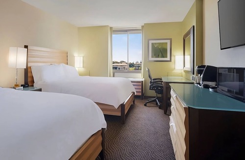 San Jose Hotel | 4 Captivating Units, Minutes’ Drive from San Jose McEnry Convention Center