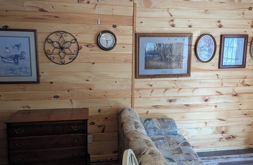 South Rutland House | #4 Cozy private for couples, Tug Hill C5a trail .Only 11 miles off 81 exit 131
