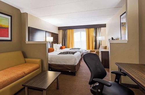 Orlando Hotel | 4 Gateway Orlando Units w/Access to Pool & Free Breakfast | Short Drive to Park