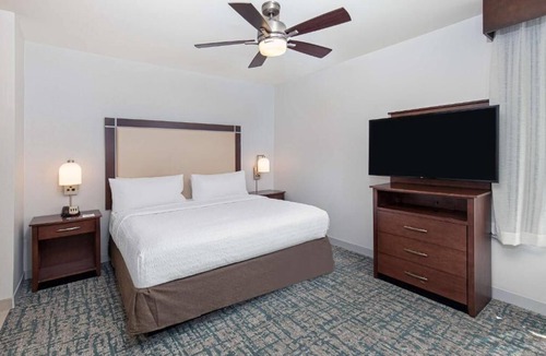 Sandy Springs Hotel | 4 Units with Pool Access & Breakfast included near Downtown Atlanta