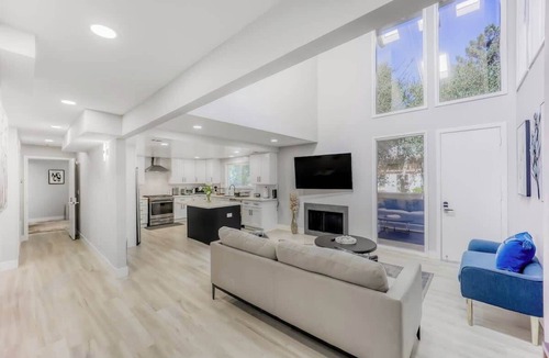 Menlo Park Condo | 497-Upscale Home w/AC & Patio near Meta & Stanford