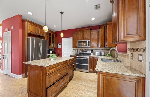 East Point House | 4BDR Atlanta Retreat : Spacious Home with Office close to Airport