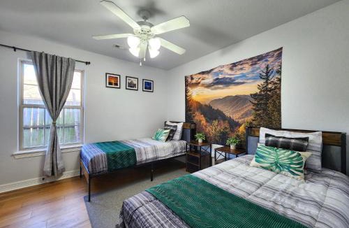 Bethel Heights House | 4BR Home - Central to University of Arkansas & Walmart HQ - I-49 Access
