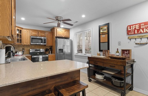 Ridgedale House | 4BR Table Rock Lakefront Lodge w/Hot Tub Sleeps 12 Near Branson Free Group Tickets