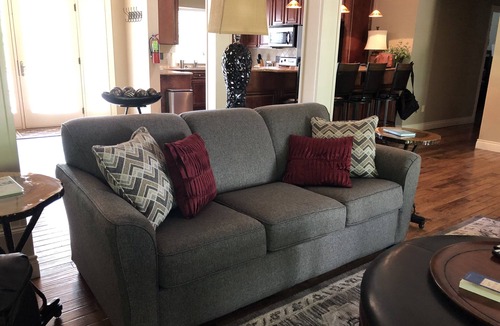 Branson House | 5-Star Branson Hills Villa - 4 Master Suites, Sleeps Up to 10, Pool & Golf