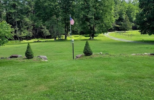 Monticello House | 5 Star Secluded Private Estate -Hot Tub, Pool+Ski >Southwoods Mountain Vacation!