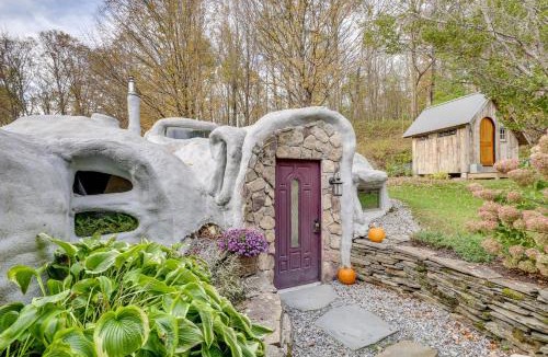 Sandgate House | < 6 Mi to Arlington: 'Whimsical Stone Abode!'