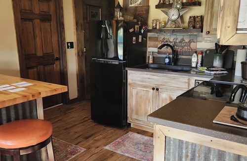 Skaneateles Cabin | 864 sq ft Rustic bunkhouse located on a working farm. Minutes from Skaneateles!