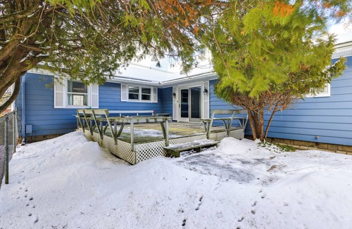 Queensbury Cottage | 9 Mi to Lake George Village: Home in Queensbury