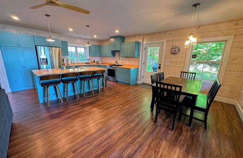 Whitefield Cottage | 91wr Lake Vibes and Views at This Waterfront Home in the White Mountains