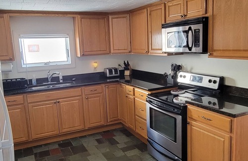 Dedham House | A beautiful two Bedroom house located on Green Lake in Maine.
