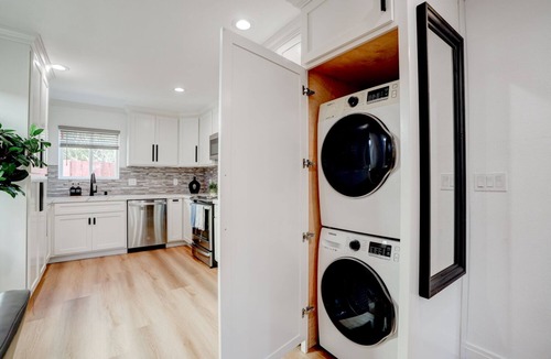 Castro Valley House | A rare minimalist concept in a quiet location with modern amenities.
