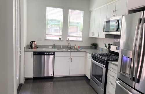 Milpitas House | a serene hideaway place near the transit center in the silicon valley