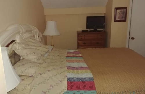 Ossining Bed & Breakfast | Adorable 2-bedroom bed & breakfast in fantastic Ossining location