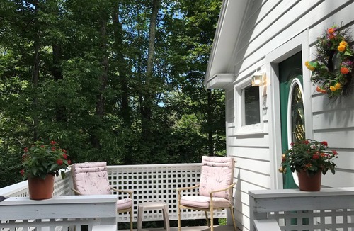 Dorset House | AFFORDABLE, CHARMING, DORSET GETAWAY. PET FRIENDLY. CLOSE TO THE HORSE SHOW.