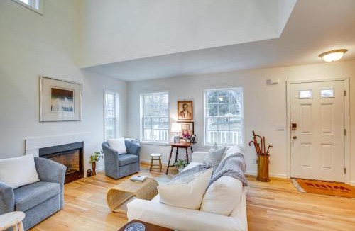 West Cape May House | Airy West Cape May Cottage < 1 Mi to Beach!
