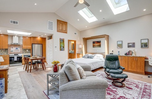 East End Apartment | Alameda Studio w/Patio: 3 Mi to Oakland Coliseum!