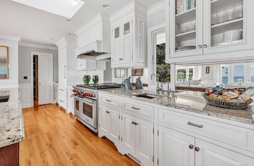 Lordship House | Amazing waterfront front next to lighthouse
