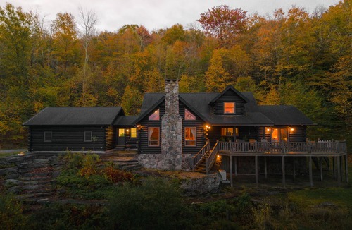 Roscoe House | Amber Acres Lodge; Spacious Log Cabin with Mountain Views and Lake Access