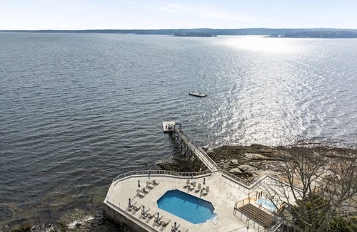 Boothbay Harbor House | Amore | Romantic Coastal Cottage Near Spruce Point
