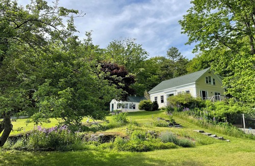 Edgecomb House | Antique Charm and Modern Comfort on Waterfront - New block of weeks available