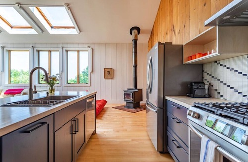 Old Chatham Apartment | Artists’ Hideaway in Old Chatham