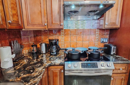 Center City East Apartment | Ascent/King Bed/Ensuite/Elevator/Center