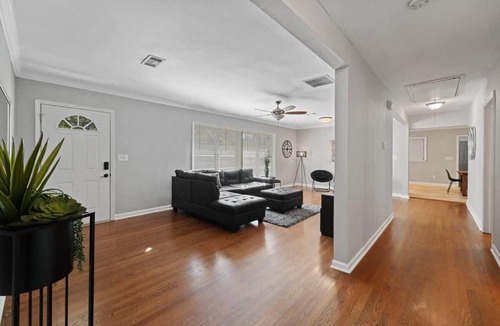 Stone Mountain House | Atlanta Family Retreat Stylish 4BR Sleeps 8