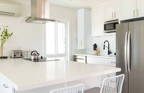 Middletown Cottage | Avalon II by Avantstay Chic & Stylish San Diego Condo w/Vibrant Interiors