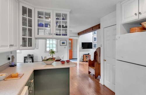 Sunderland Cottage | Awesome Cottage with Fireplace and Swimming Pool in Sunderland, Vermont