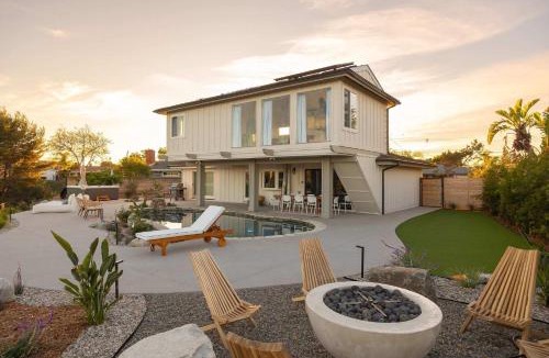 University City House | Backyard Oasis Renovated 10min to Beach Villa