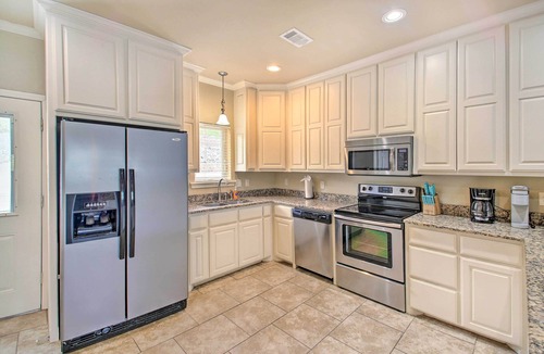 Lake Hamilton Apartment | Balcony & Boat Slip: Lakefront Unit in Hot Springs