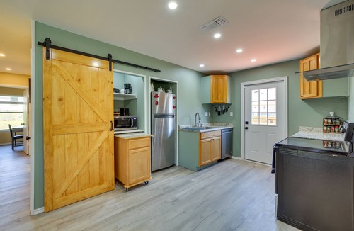 Barling House | Barling Vacation Rental: Fenced-In Yard w/Hot Tub