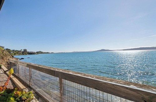 Point Richmond House | Bay Breeze Retreat | Water Front, Family Friendly