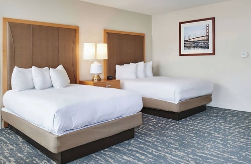 Berkeley Hotel | Bayfront Retreat w/Pool, Parking & Easy Golden Gate Access | 3 Units