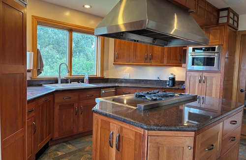 Fairview House | Bayview Retreat on the Hill - Family-friendly, peaceful, with swimspa & grill!